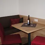 Gaestehaus Winzerhof Am Schlierbach Lejlighed *