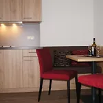 Apartment Gaestehaus Winzerhof Am Schlierbach *
