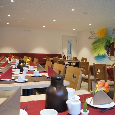 Gaestehaus Winzerhof Am Schlierbach דירה